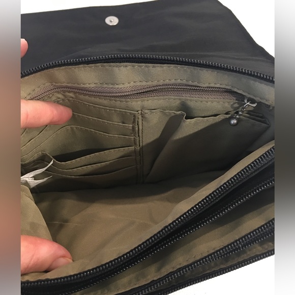 Baggallini black shoulder purse - EUC - Picture 8 of 12